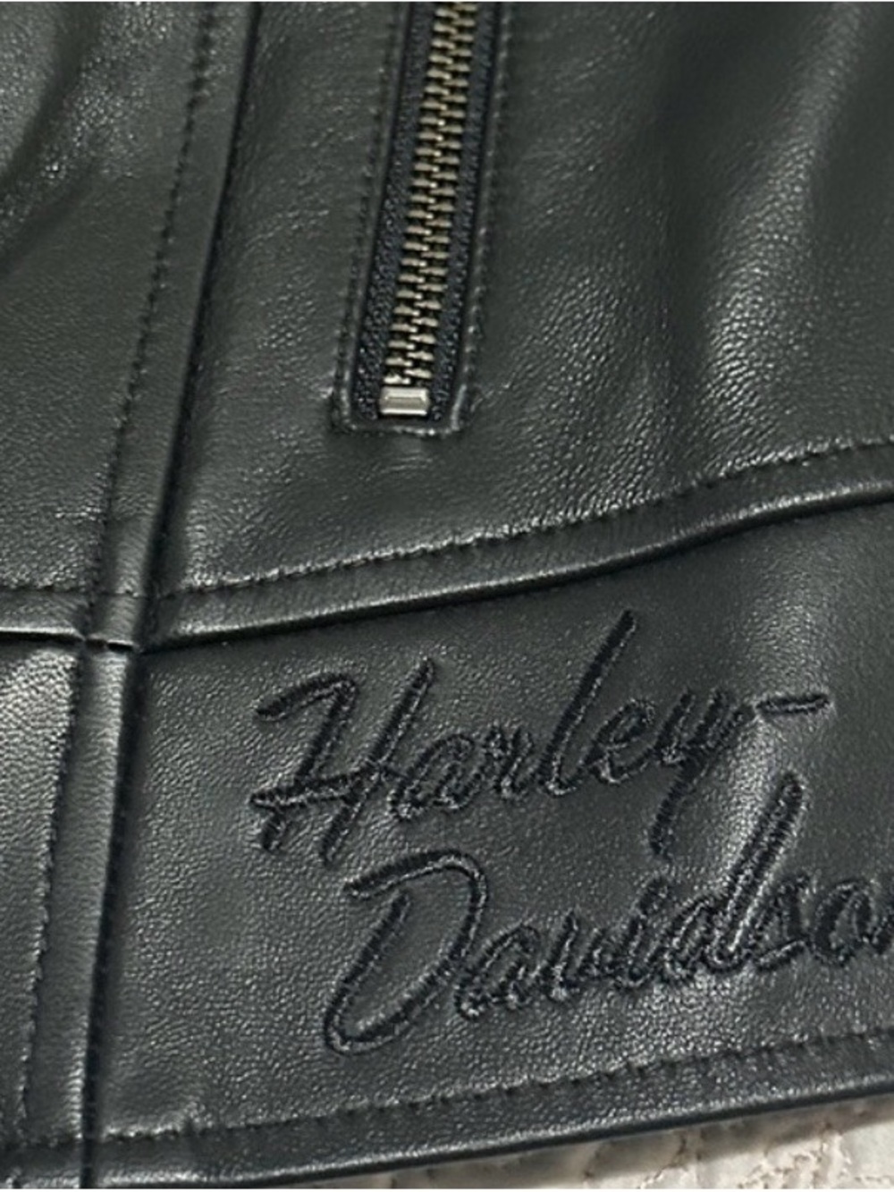 Harley‑Davidson ECLIPSE Black Leather Vest - Picture 2 of 2